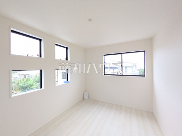 1号棟　居室　【南城市知念字安座真】 全居室2面採光で明るいお部屋 