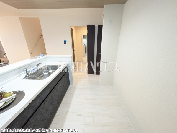 1号棟　キッチン　【南城市知念字安座真】