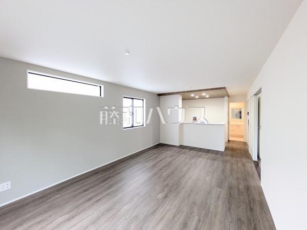 3号棟　リビング　【南城市知念字安座真】