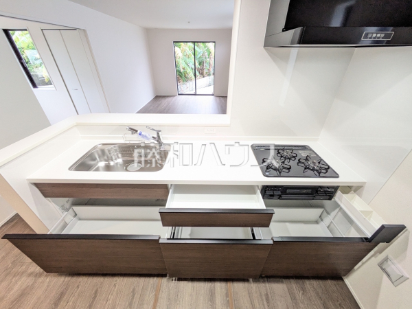 3号棟　キッチン　【南城市知念字安座真】