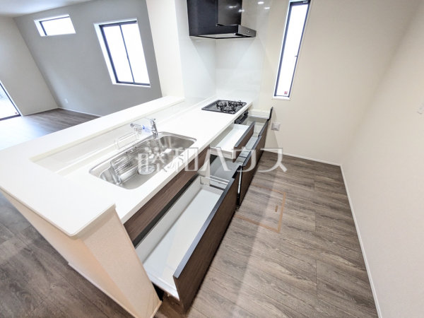 3号棟　キッチン　【南城市知念字安座真】