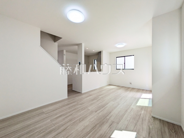 B号棟　リビング　【小金井市貫井北町５丁目】