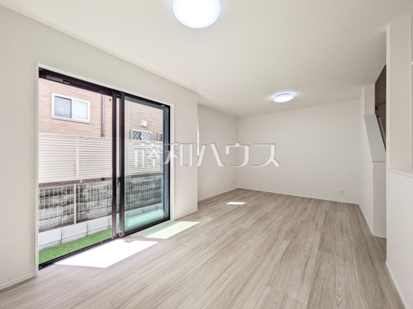 B号棟　リビング　【小金井市貫井北町５丁目】