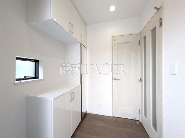 C号棟　玄関ホール　【小金井市貫井北町５丁目】