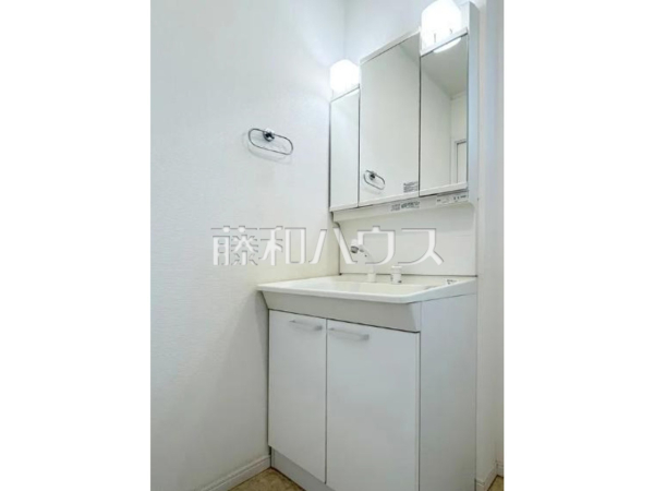 洗面室　【所沢市大字久米】
