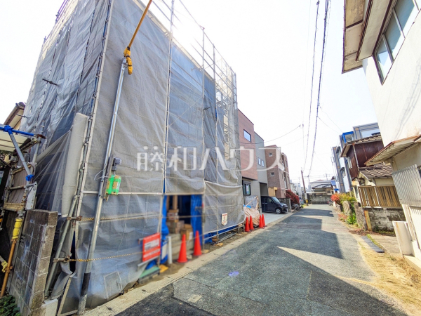 接道状況および現場風景　【福岡市西区小戸３丁目】お住まい探しは、家の良し悪しだけでなく周辺環境も重要なポイントです。ぜひ一度お客様の目でご覧ください。