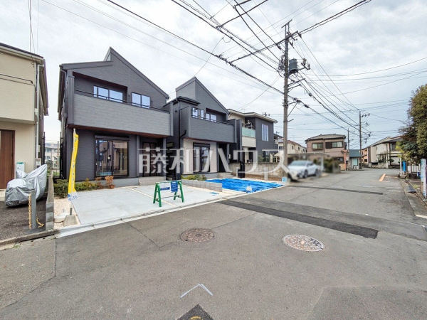 接道状況および現場風景　【新座市新堀１丁目】 物件の事、諸費用の事など、小さな疑問もお気軽にご連絡・ご相談下さい。 