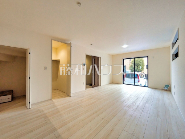 2号棟　リビング　【新座市新堀１丁目】