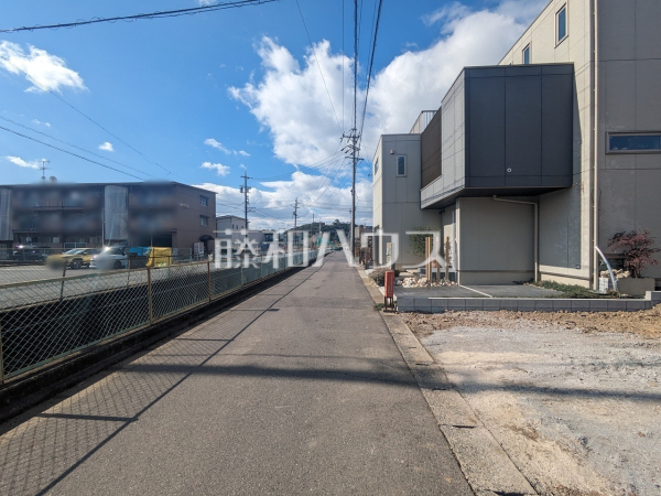 接道状況および現場風景　【小牧市小牧１丁目】