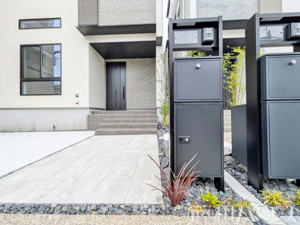 1号棟　玄関　【春日井市不二ガ丘３丁目】