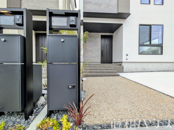 2号棟　玄関　【春日井市不二ガ丘３丁目】