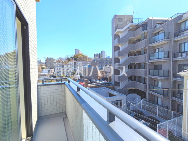 バルコニー　【多摩市貝取１丁目】