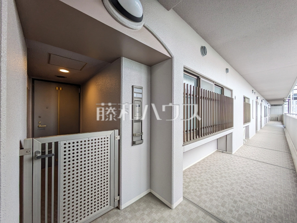 共用部廊下　【シティヴェールふじみ野二番館】