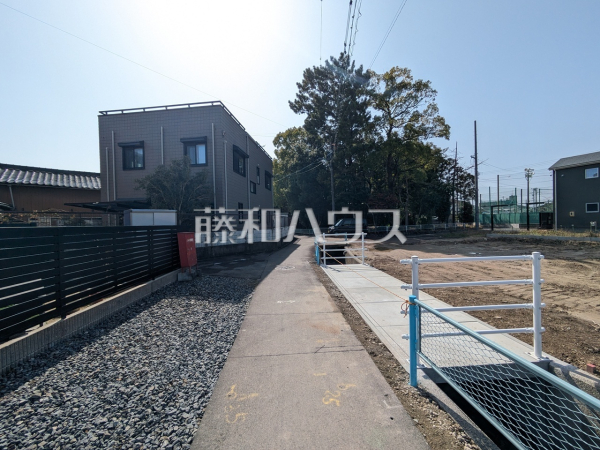 接道状況および現場風景　【岩倉市本町南新溝廻間】