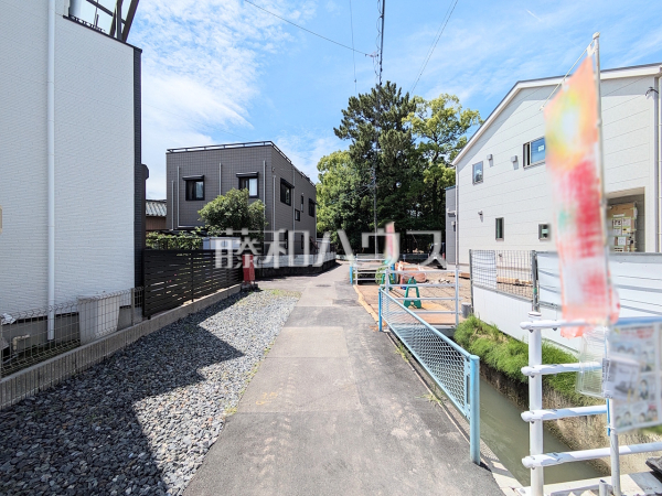 接道状況および現場風景　【岩倉市本町南新溝廻間】