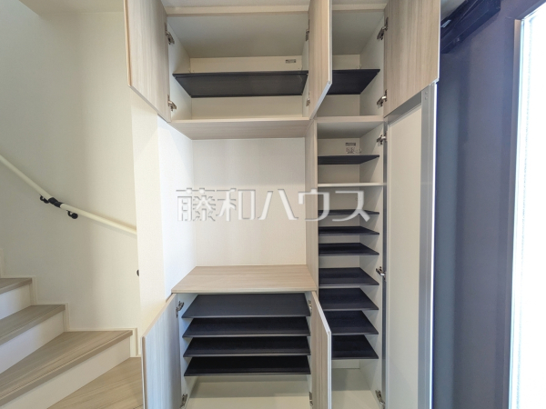 2号棟　収納　【岩倉市本町南新溝廻間】