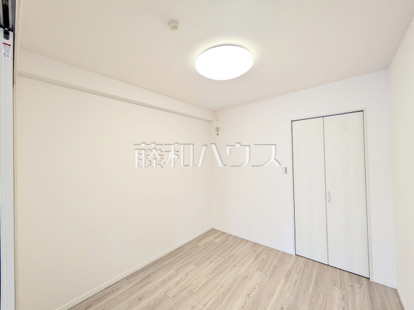 ≪居室≫各居室に収納スペース完備！【クロスウィル多摩センター】