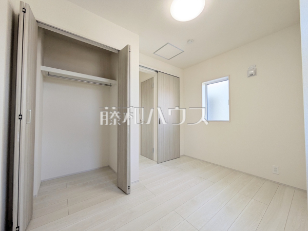 収納　【三鷹市新川２丁目】