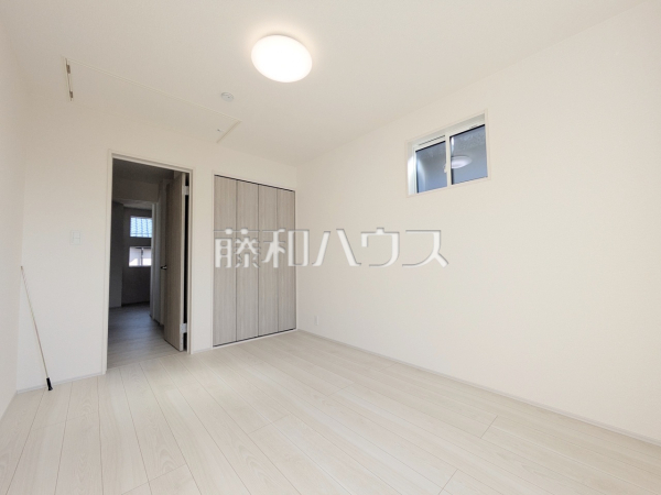 居室　【三鷹市新川２丁目】