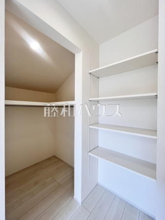 収納　【三鷹市新川２丁目】