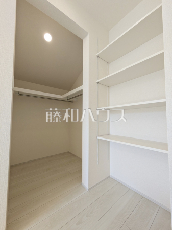収納　【三鷹市新川２丁目】