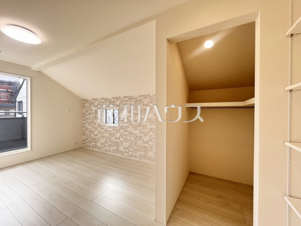 居室　【三鷹市新川２丁目】