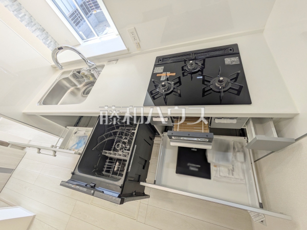 キッチンのスライド収納　【三鷹市新川２丁目】