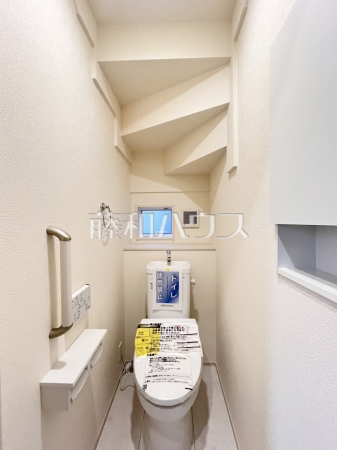 トイレ　【三鷹市新川２丁目】