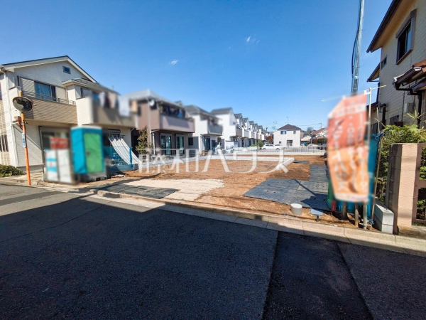 現場風景【東村山市青葉町３丁目】 建物のプレゼンをさせていただきますので、実際の完成イメージを思い描いていただくことができます。お気軽にお問合せ下さい。 