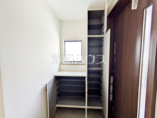 玄関収納　【福岡市博多区金の隈２丁目】