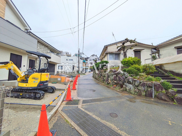 接道状況および現場風景　【福岡市中央区輝国２丁目】