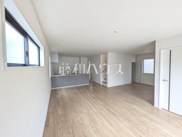 1号棟　リビング　【福岡市中央区輝国２丁目】