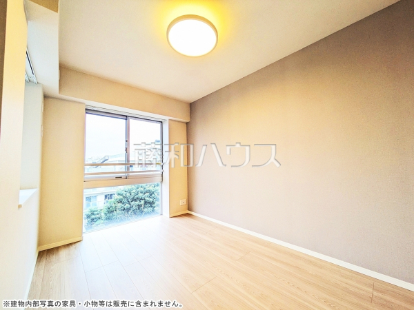 居室　【 レ・ジェイド上北沢】