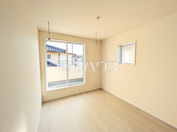 平日のご案内も可能です。お気軽にお問合せ下さいませ。　2号棟　居室　【福岡市早良区飯倉３丁目】