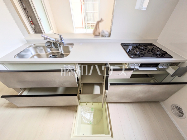 2号棟　キッチン収納　【福岡市早良区飯倉３丁目】