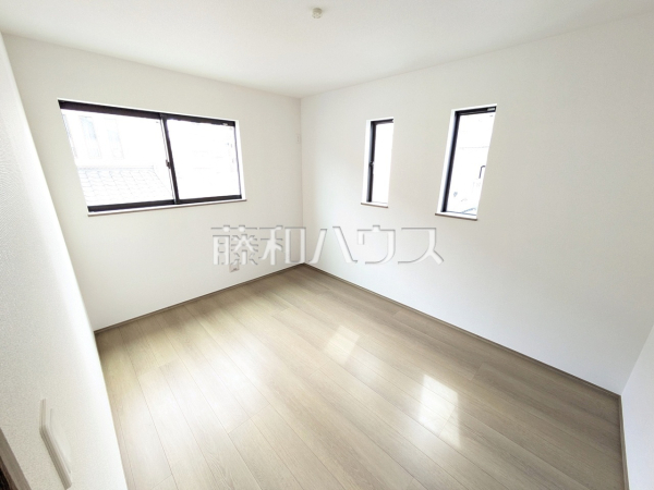 居室　【小牧市小牧１丁目】