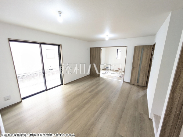 リビング　【小牧市小牧１丁目】