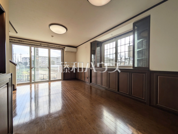 リビング　【西東京市中町５丁目】