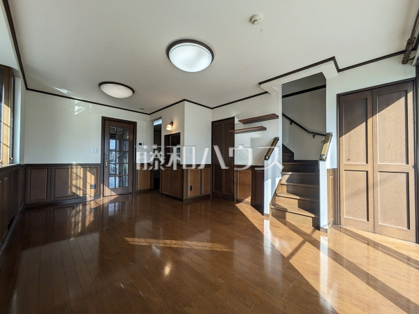 リビング　【西東京市中町５丁目】