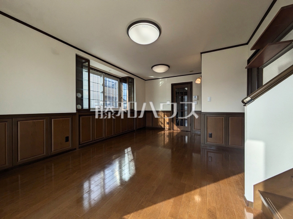 リビング　【西東京市中町５丁目】