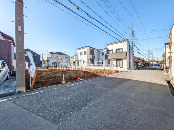 接道状況および現場風景　【東久留米市前沢４丁目】ぜひ実物をご覧いただきたく思います。喜んでご案内いたしますのでお気軽にお問合せ下さい。