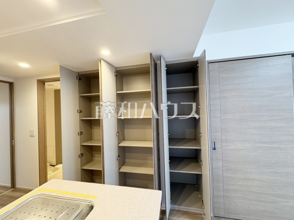 収納　【レーベン清瀬ザ・タワー】