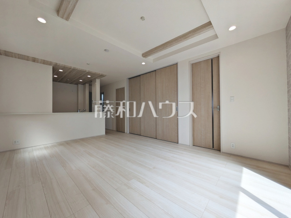 2号棟　リビング　【八王子市石川町】