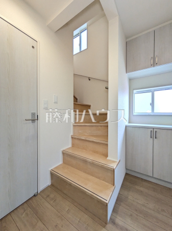 2号棟　階段　【武蔵村山市残堀４丁目】