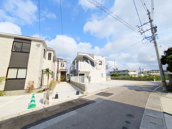 接道状況および現場風景　【西原町字我謝】