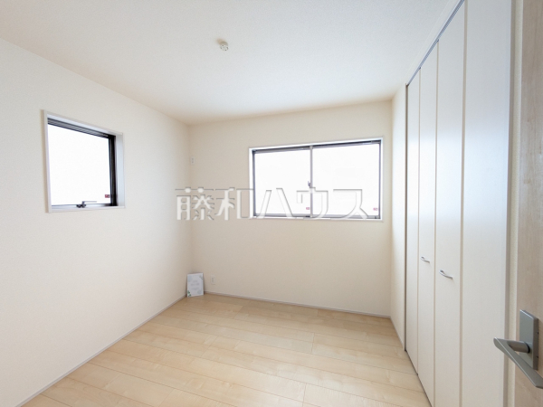 1号棟　居室　【豊見城市字我那覇】 全居室2面採光で明るいお部屋 