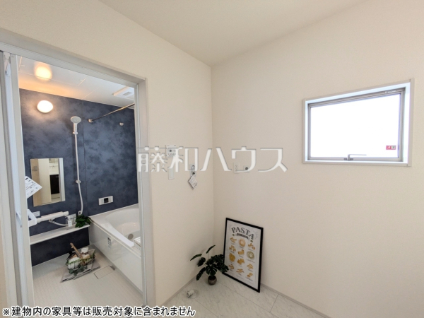 1号棟　洗面室　浴室　【豊見城市字我那覇】