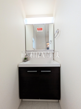 1号棟　洗面室　【豊見城市字我那覇】