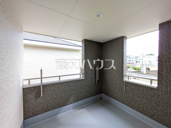 3号棟　インナーバルコニー　【豊見城市字我那覇】 屋根付きのインナーバルコニーは、お天気を気にせず洗濯物を干すことができます。 