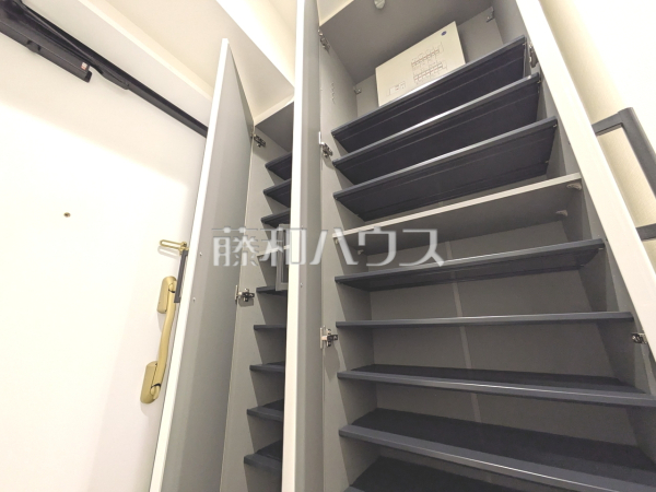 収納　【ベルジュール三鷹】